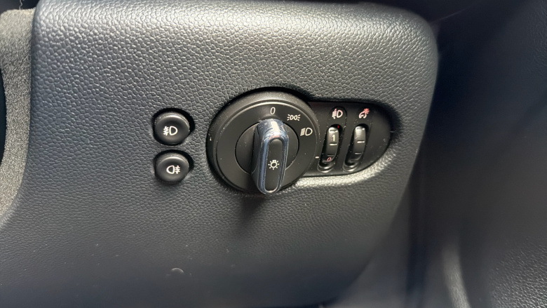 MINI Hatchback 1.5 Cooper 5dr Petrol Hatchback